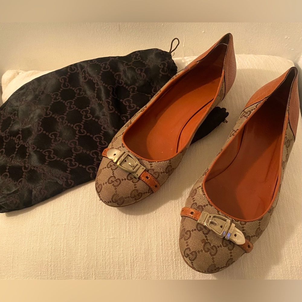 Gorgeous GUCCI Classic GG logo Flats• VINTAGE from the 90s . Size 11B - Picture 11 of 12